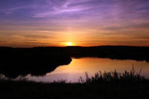 amanecer en el río